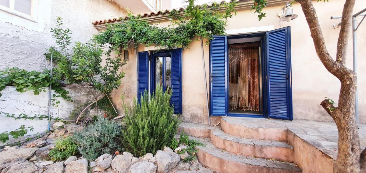 Traditional Hillside Cottage Gythio Exterior photo